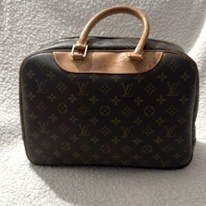 LV MONOGRAM  BAG luxury item